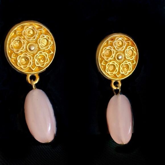 Classic gold snd faux rose quartz dangle earrings - Picture 1 of 6